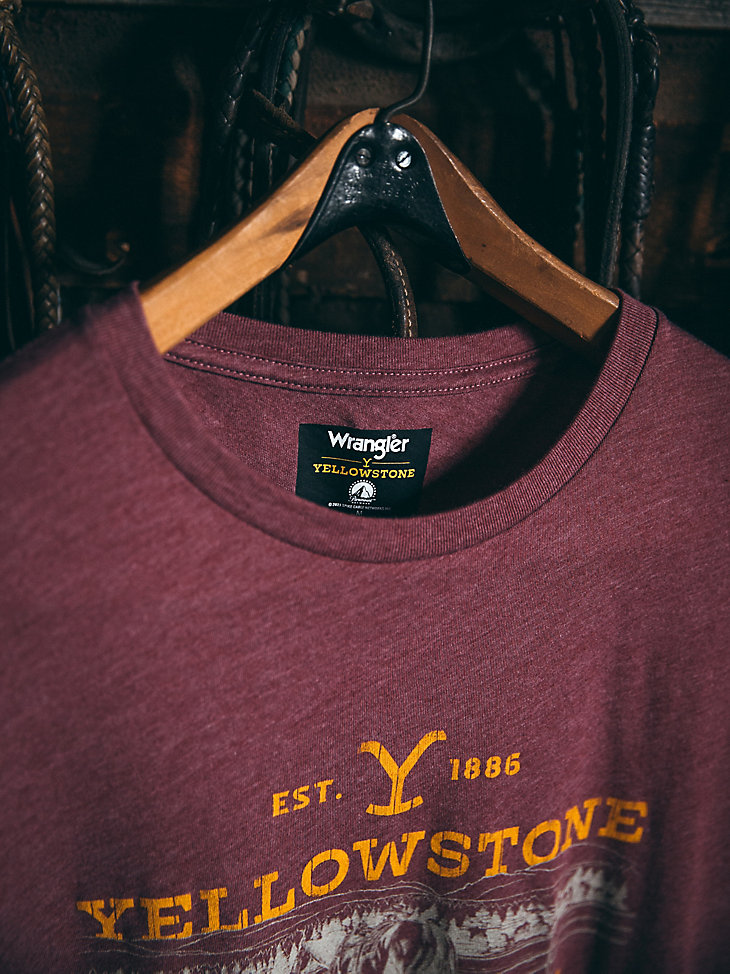 Wrangler x Yellowstone Men's Dutton Ranch T-Shirt in Burgundy Heather alternative view 4