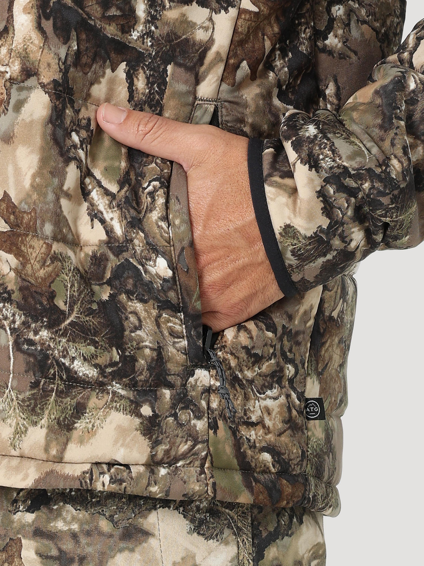 ATG Hunter™ Mid Layer Camo Jacket in Warmwoods Camo alternative view 6