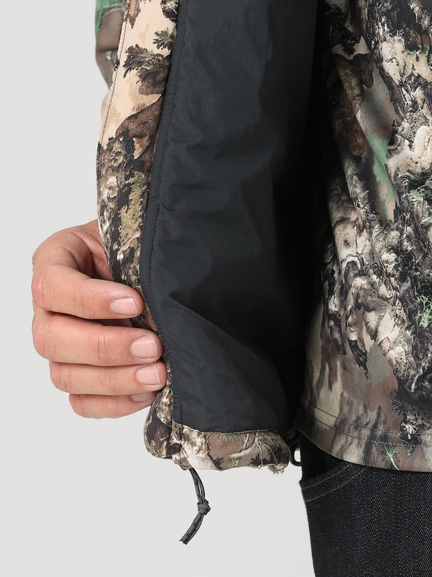 ATG Hunter™ Men's Mid Layer Vest in Warmwoods Camo alternative view 6