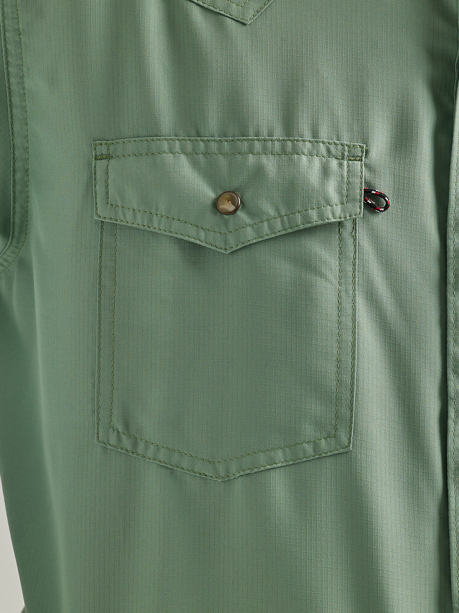Men's Wrangler Performance Snap Long Sleeve Solid Shirt in Hedge Green alternative view 3