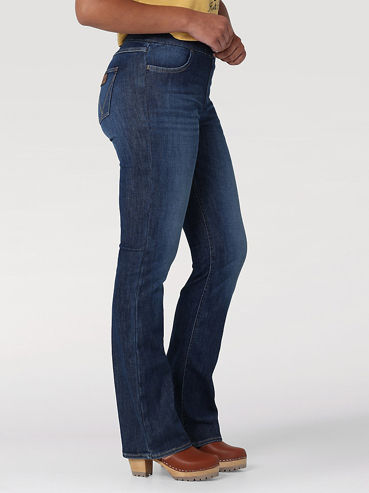 Women's Wrangler Retro® Pull On High Rise Bootcut Jean in Norah alternative view 2