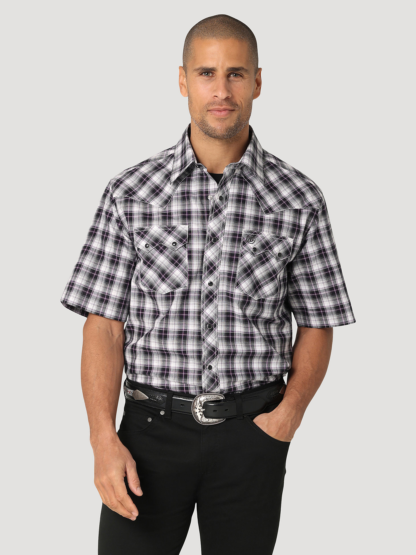 Men's Wrangler Retro® Short Sleeve Western Snap with Sawtooth Flap Pocket Plaid Shirt in Black White main view