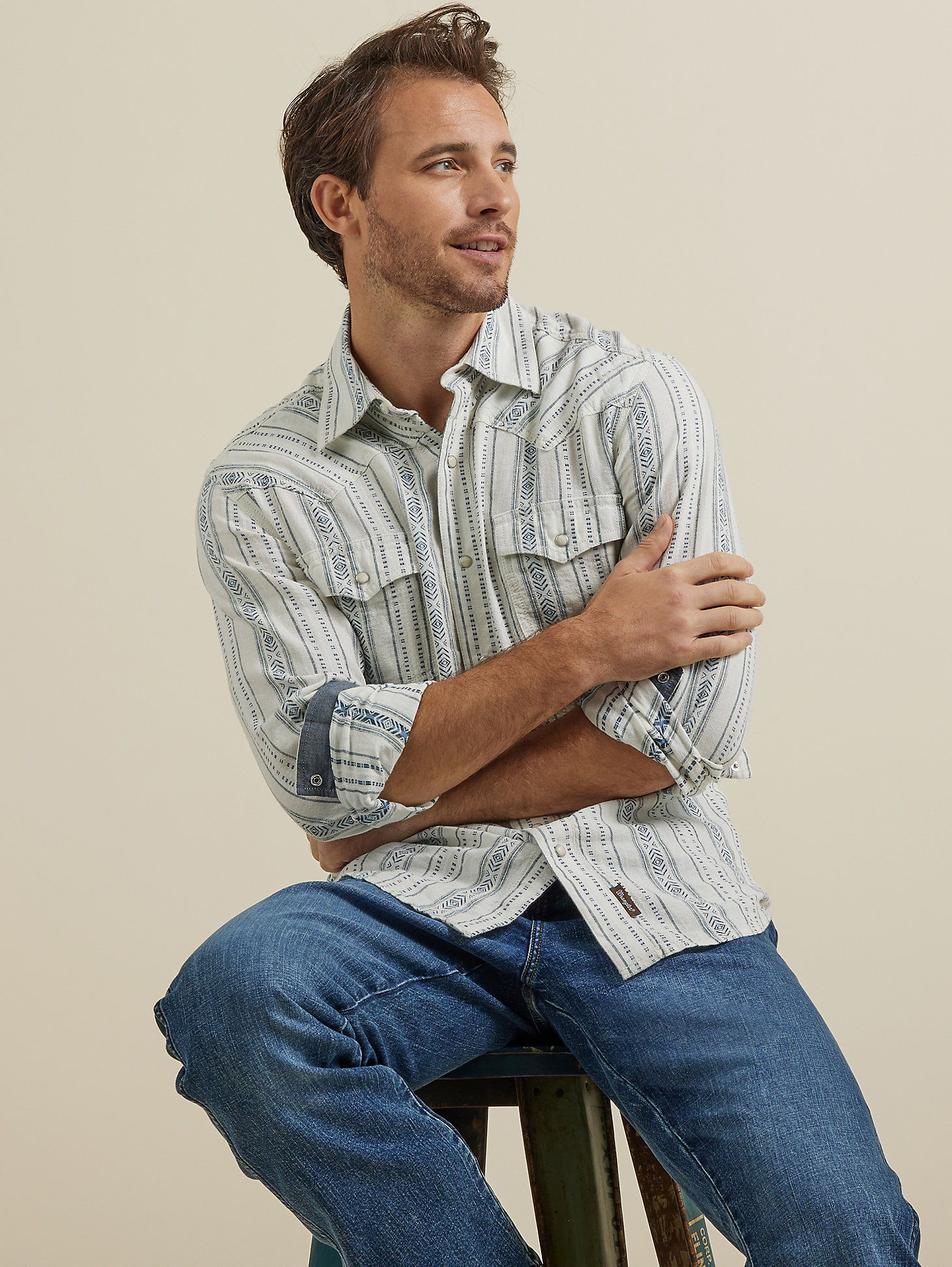 Wrangler Retro® Premium Long Sleeve Linen Western Snap Shirt in White Stripe alternative view 1