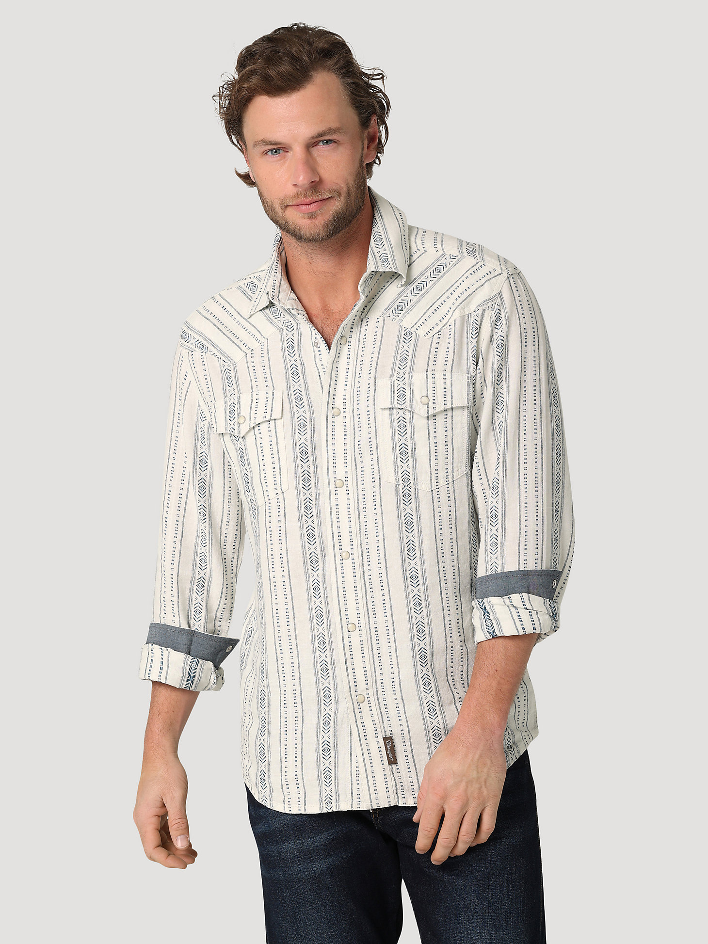 Wrangler Retro® Premium Long Sleeve Linen Western Snap Shirt in White Stripe main view