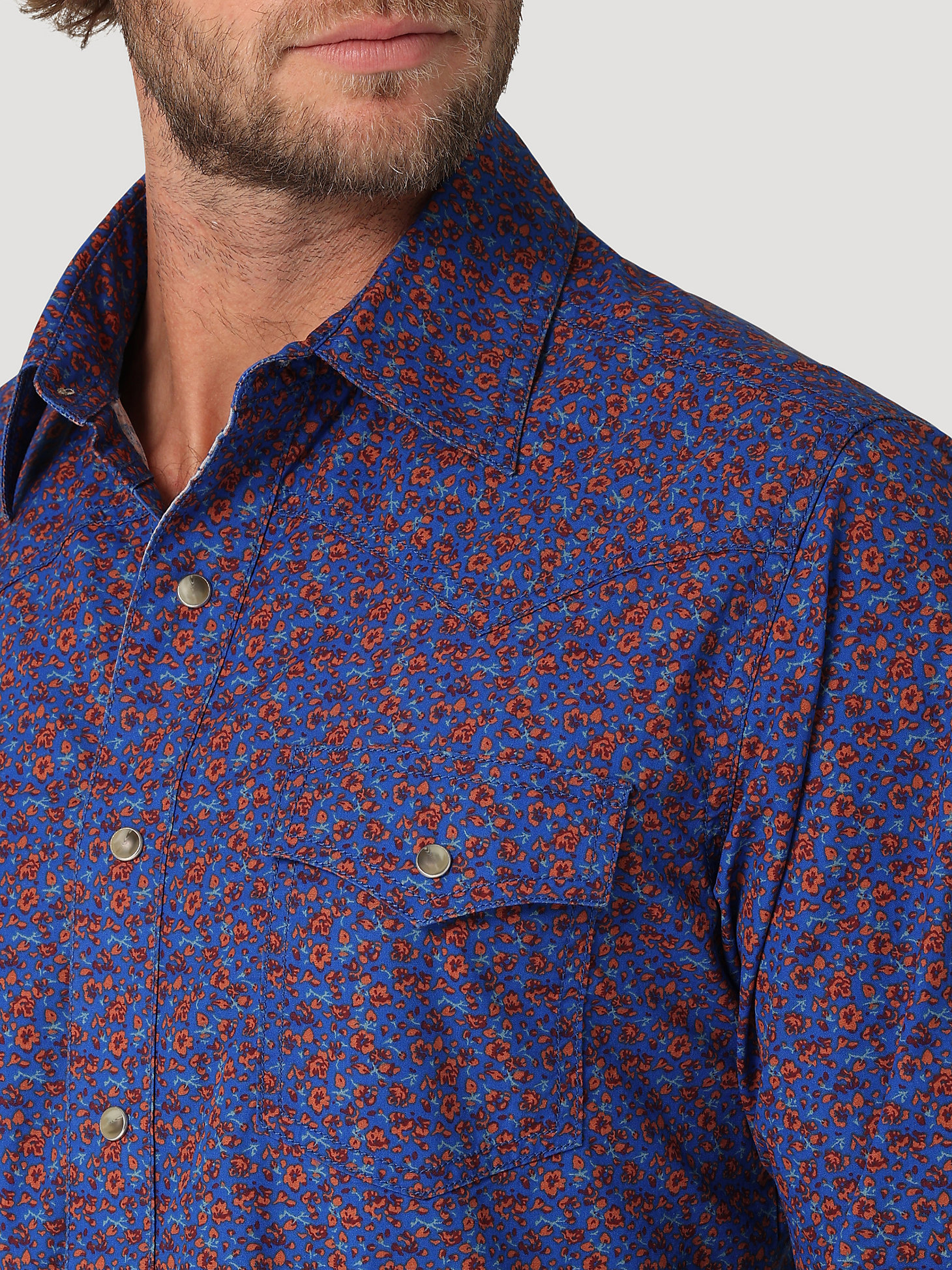 Men's Wrangler Retro® Premium Long Sleeve Western Snap Printed Shirt in Purple Blue alternative view 2