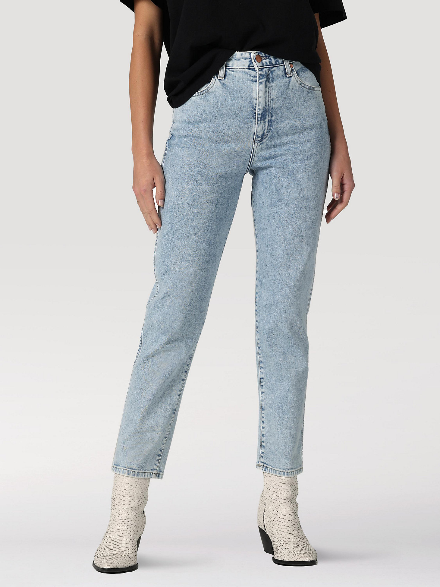 Women's Tapered Mom Jean in Let It Go main view