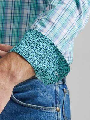 Men's George Strait Short Sleeve 2 Pocket Button Down Print Shirt in  Lightly Blue