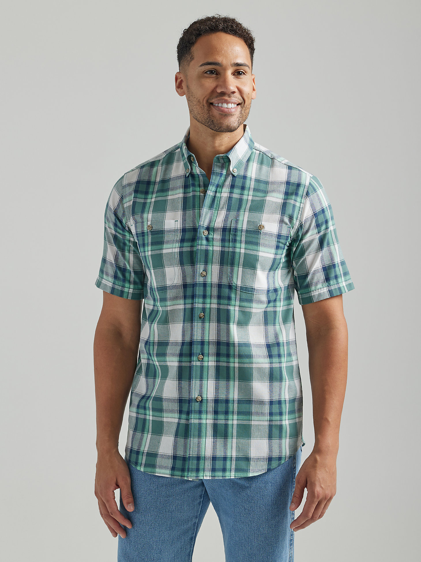 Wrangler Rugged Wear® Short Sleeve Easy Care Plaid Button-Down Shirt in Fir Green main view