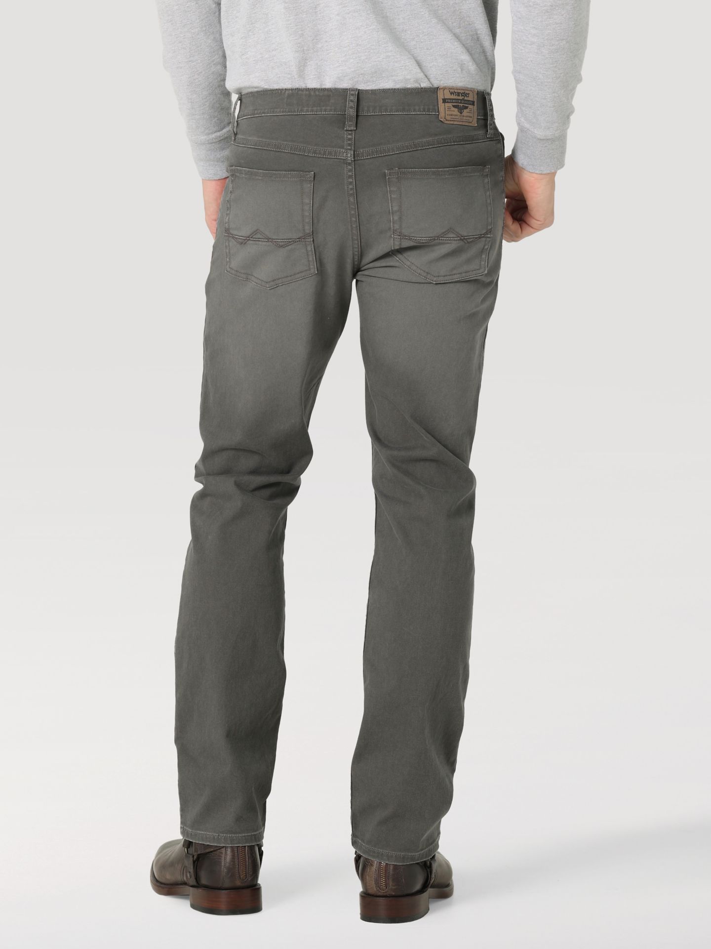 Мужские джинсы Wrangler Free To Stretch™ Straight Fit Jean, цвет: Антрацитовый — фото 2