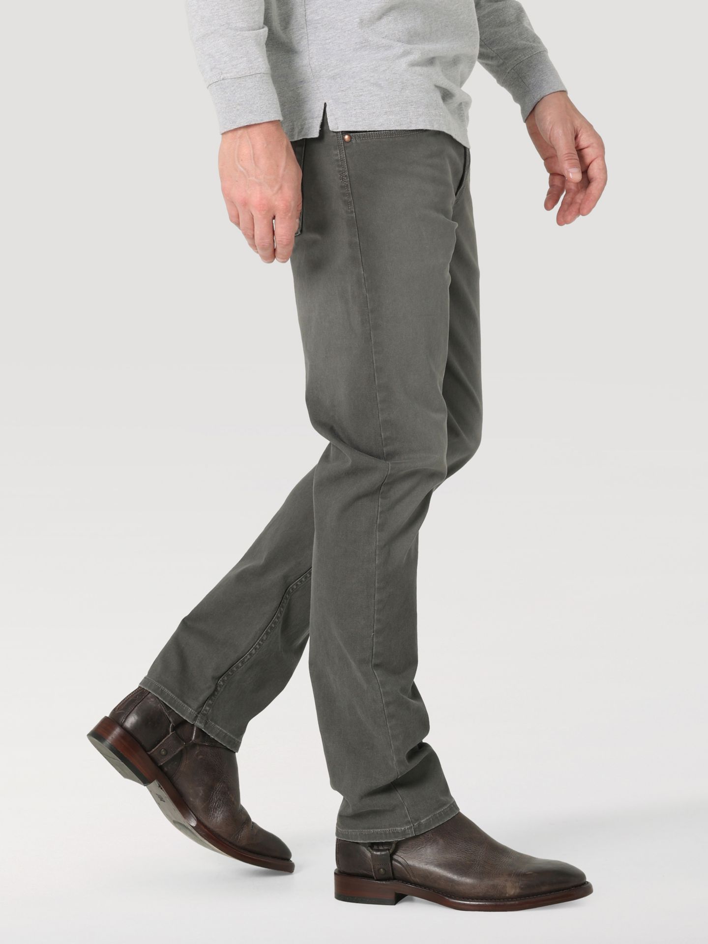 Мужские джинсы Wrangler Free To Stretch™ Straight Fit Jean, цвет: Антрацитовый — фото 4