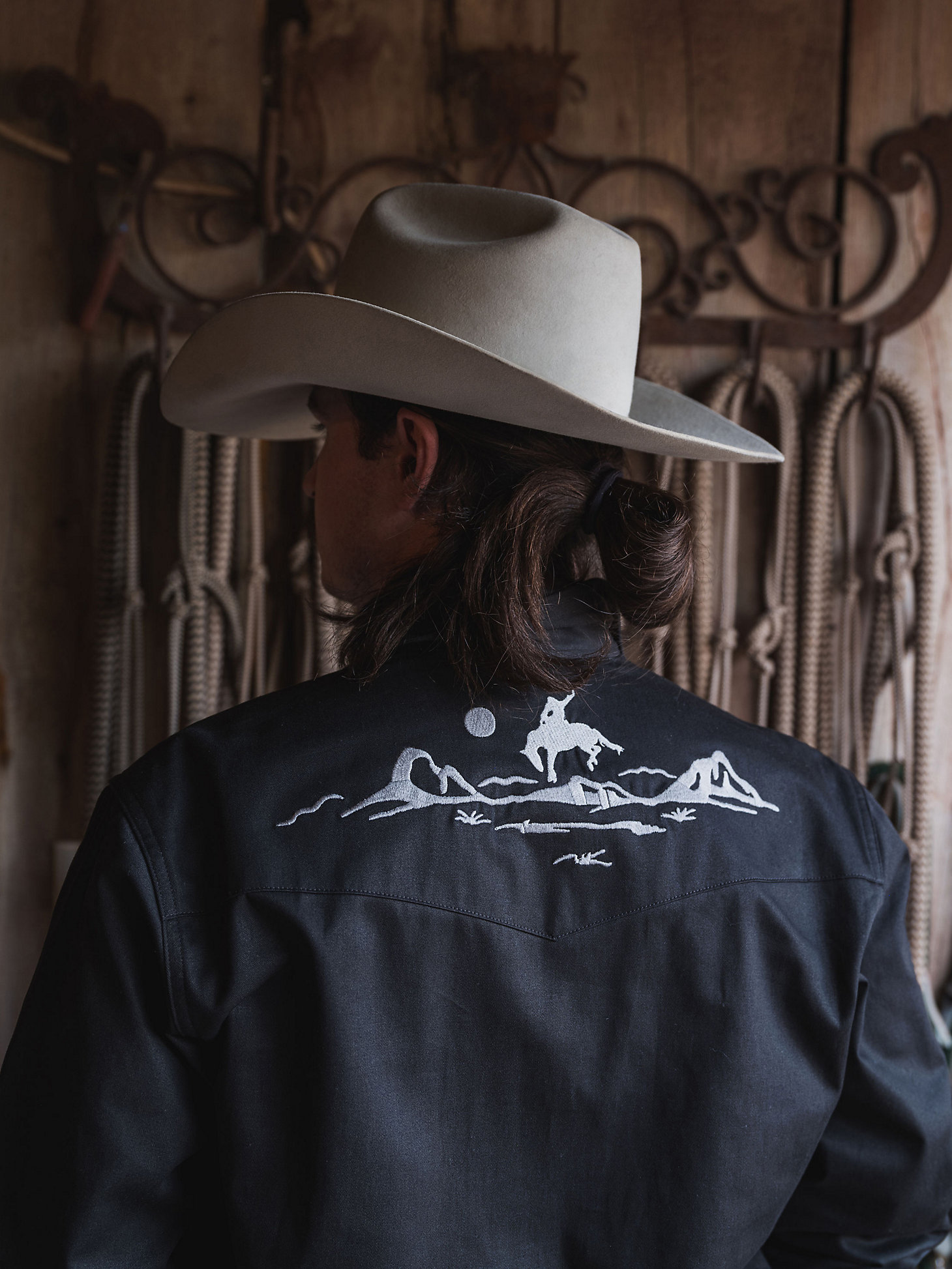 Wrangler x Yellowstone Desertscape Twill Snap Shirt in Black alternative view 2