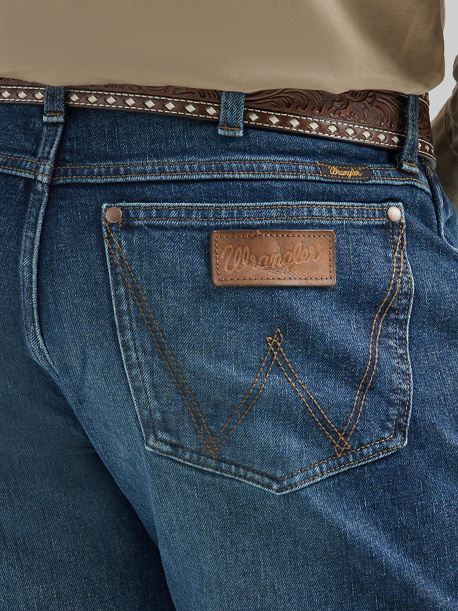 The Wrangler Retro® Premium Jean: Men's Slim Straight in Blue Dasher alternative view 3