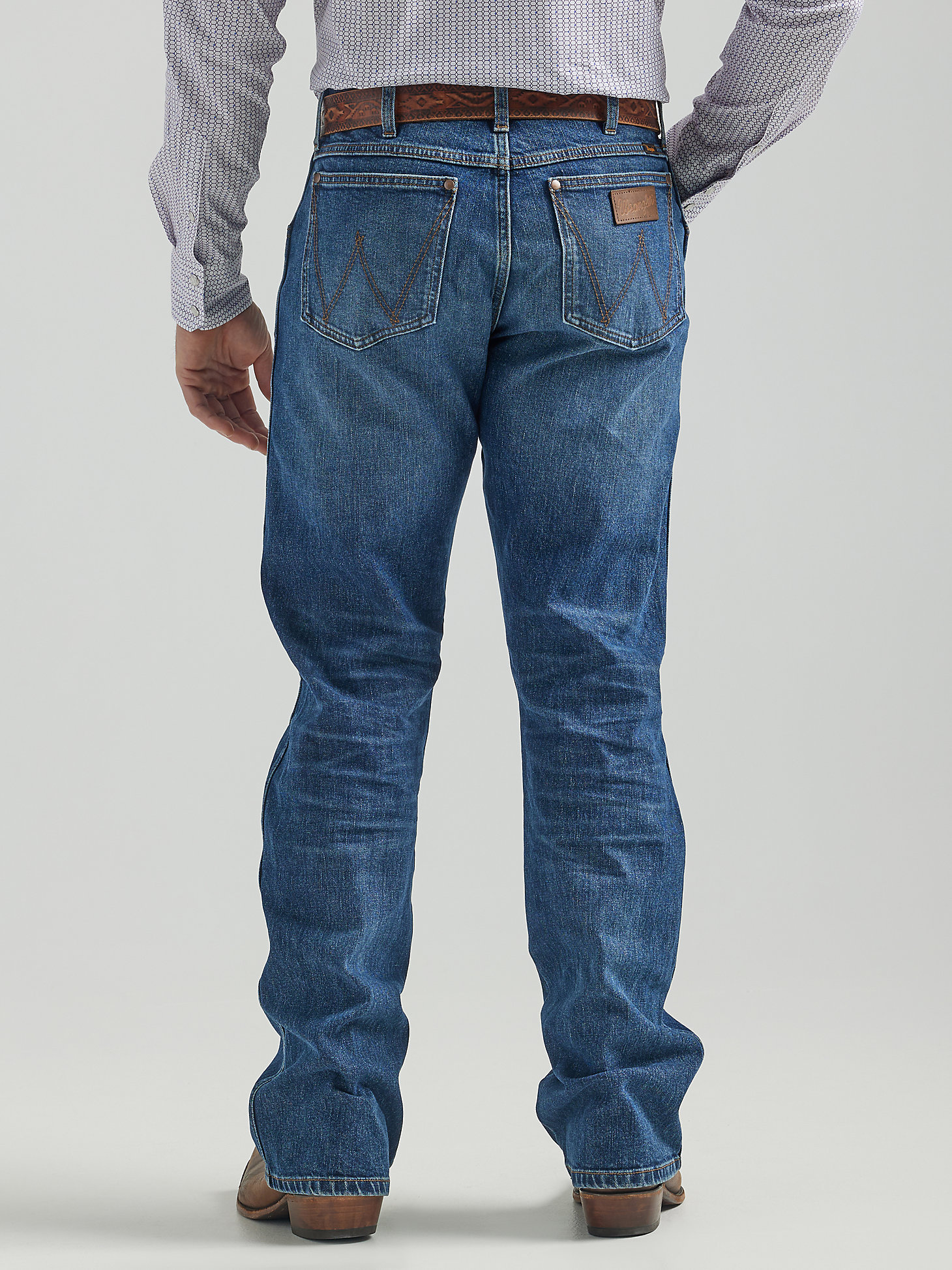 The Wrangler Retro® Premium Jean: Men's Slim Boot in Wild West alternative view 2