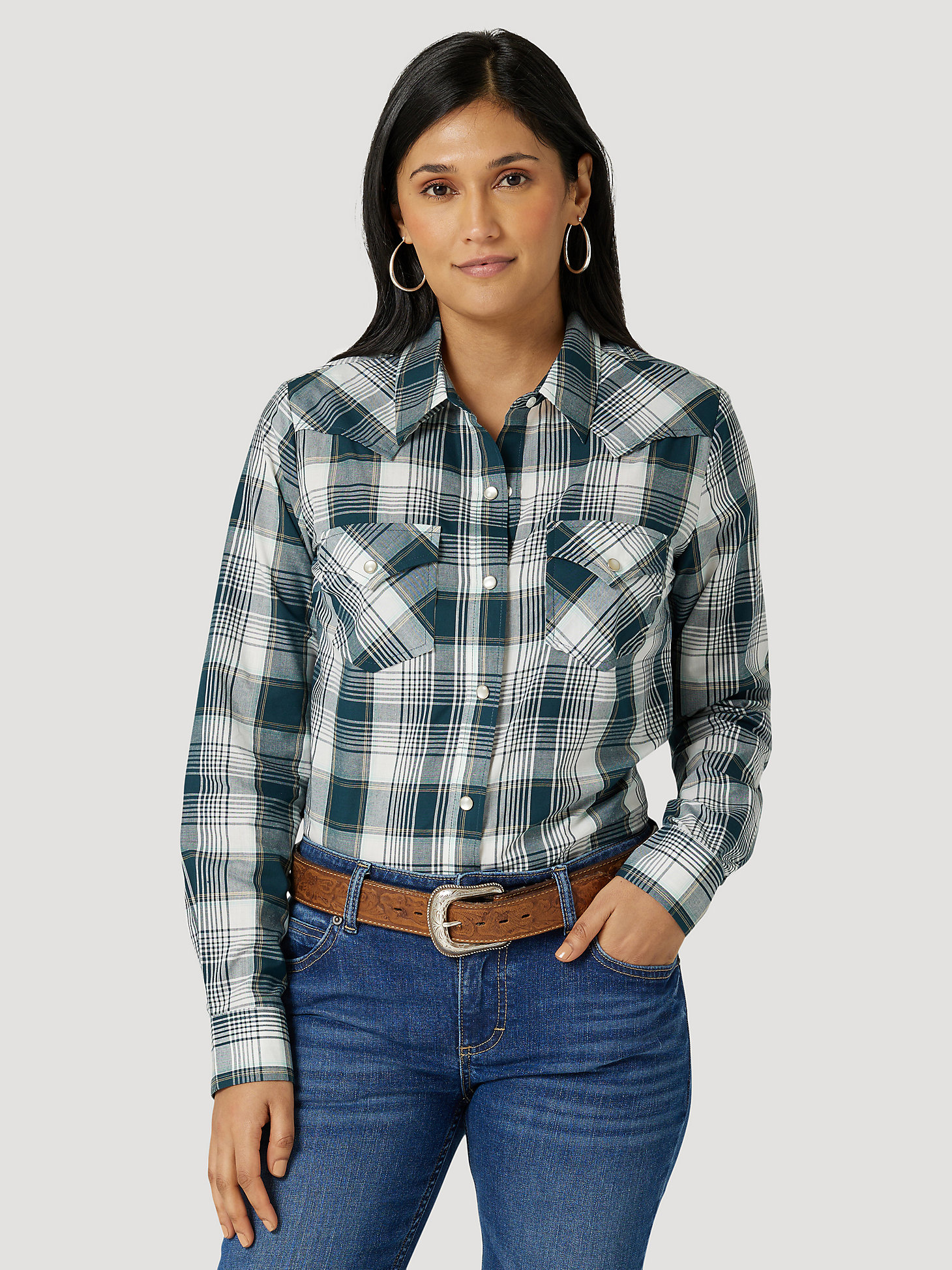 Women's Essential Long Sleeve Plaid Western Snap Shirt