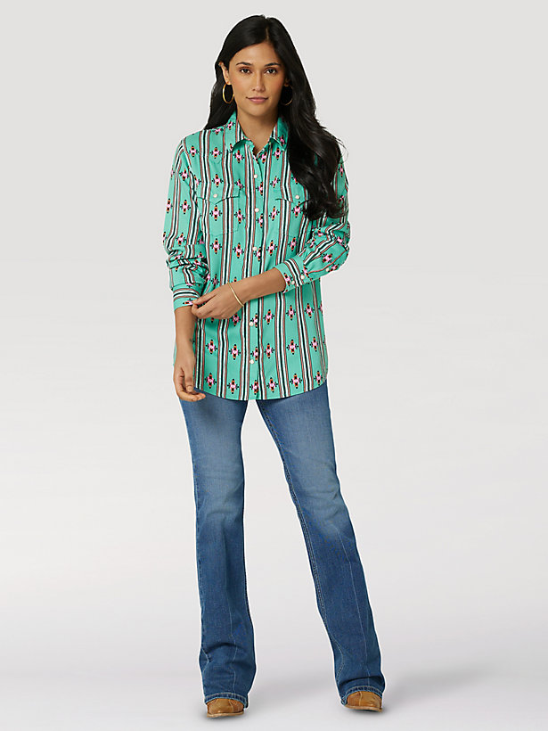 Women's Wrangler Retro® Long Sleeve Southwestern Stripe Western Snap Shirt in Green Print
