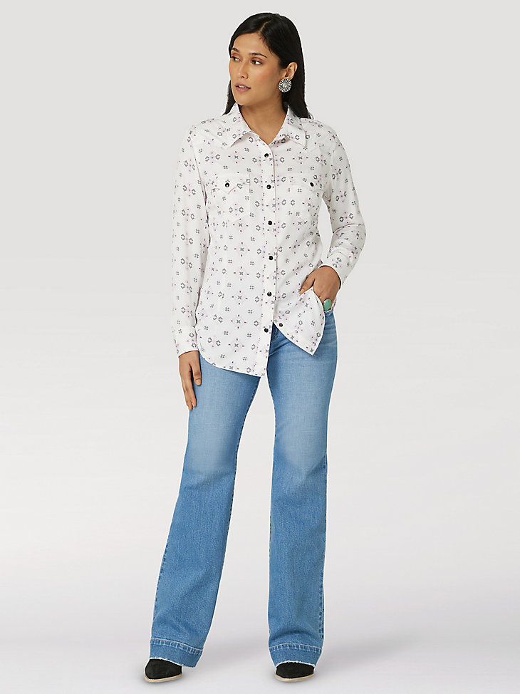Women's Wrangler Retro® Geo Print Western Snap Shirt in White Tec alternative view 2