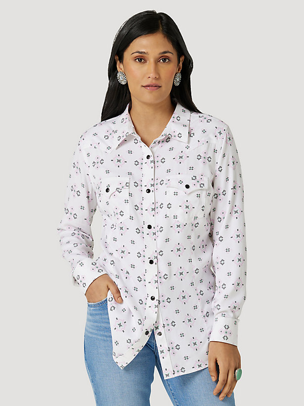 Women's Wrangler Retro® Geo Print Western Snap Shirt in White Tec