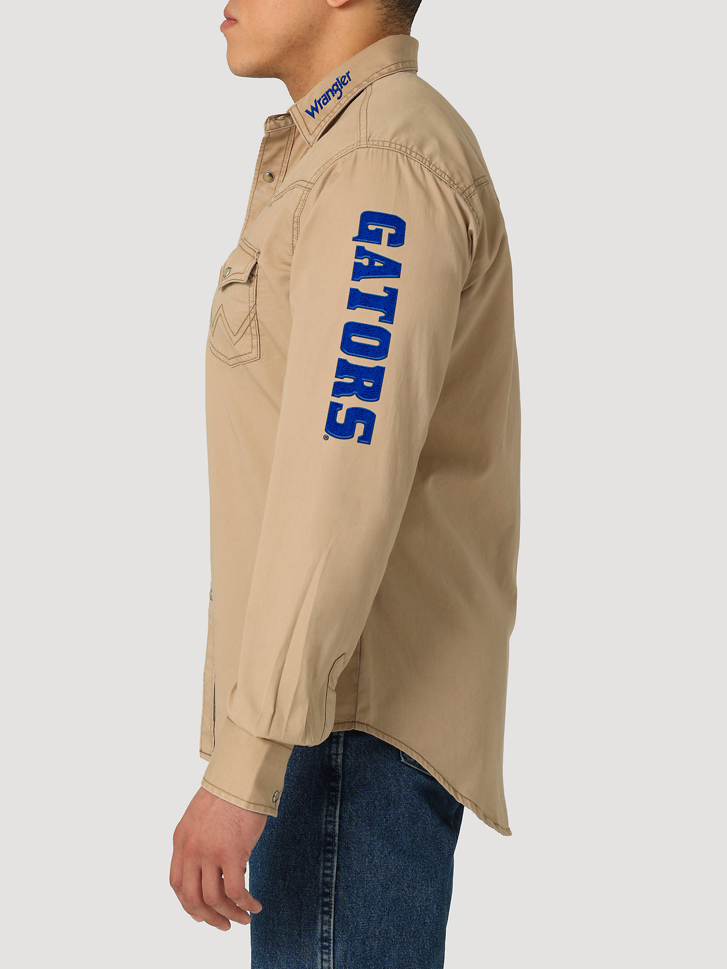 Wrangler Collegiate Embroidered Twill Western Snap Shirt in University of Florida alternative view 3