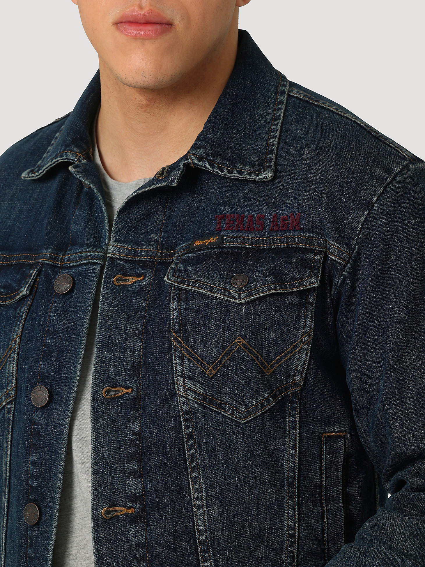 Men's Wrangler Retro Collegiate Embroidered Denim Jacket in Texas A&M alternative view 2