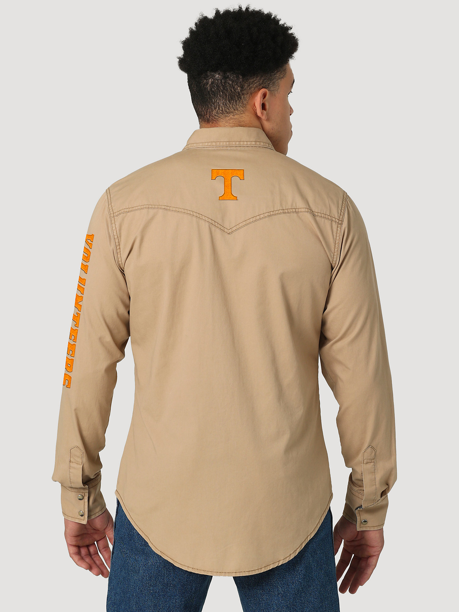 Wrangler Collegiate Embroidered Twill Western Snap Shirt in University of Tennessee alternative view 1