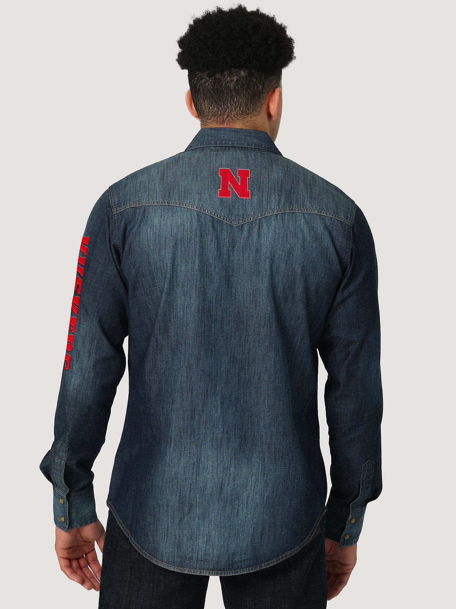 Men's Wrangler Collegiate Denim Western Snap Shirt in University of Nebraska alternative view 1