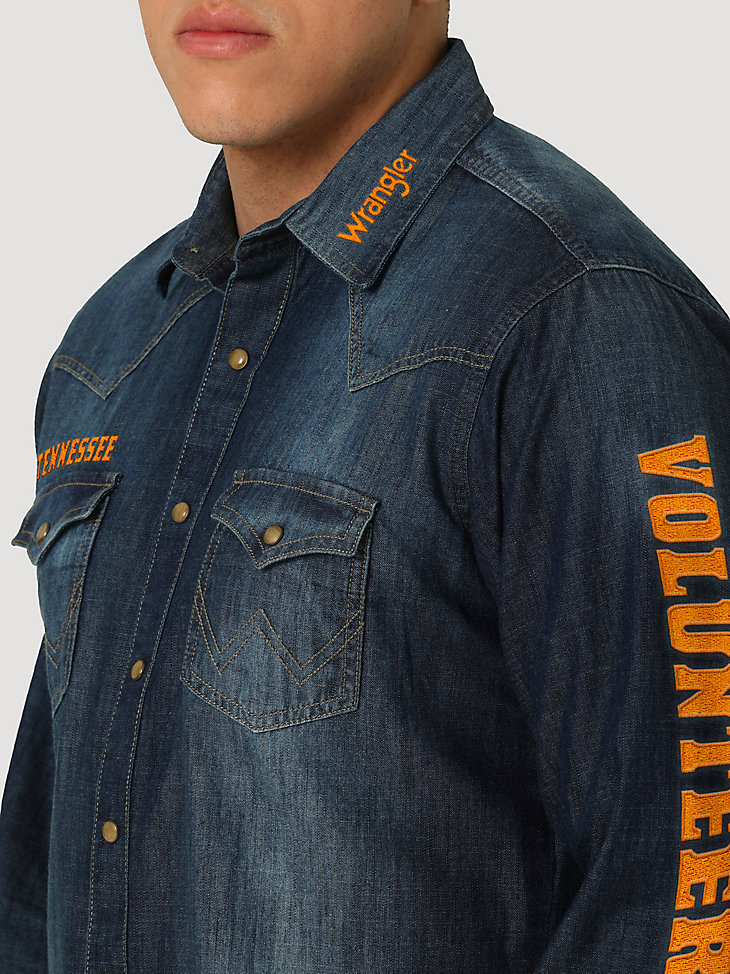 Men's Wrangler Collegiate Denim Western Snap Shirt in University of Tennessee alternative view 3