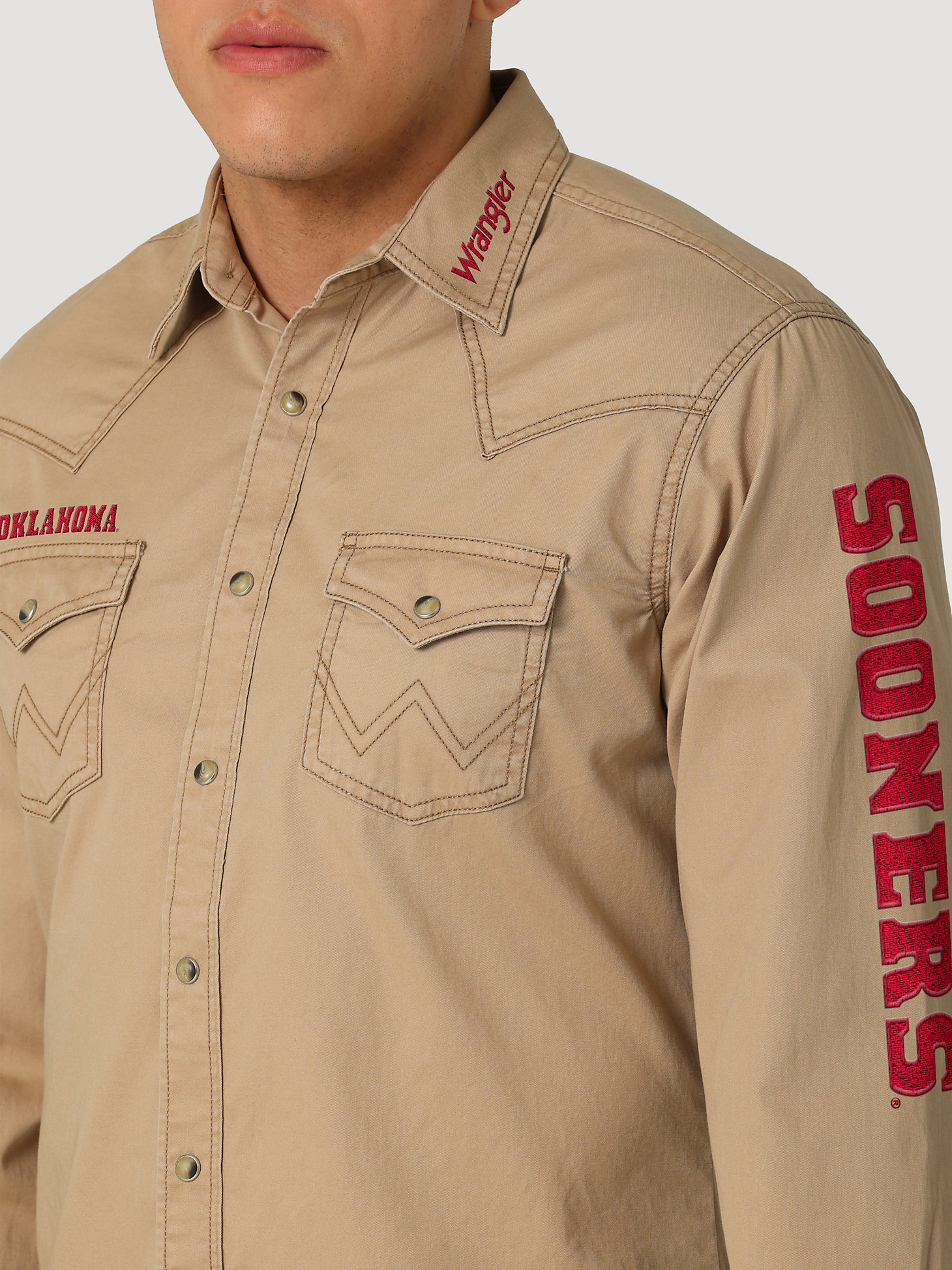 Wrangler Collegiate Embroidered Twill Western Snap Shirt in University of Oklahoma alternative view 3