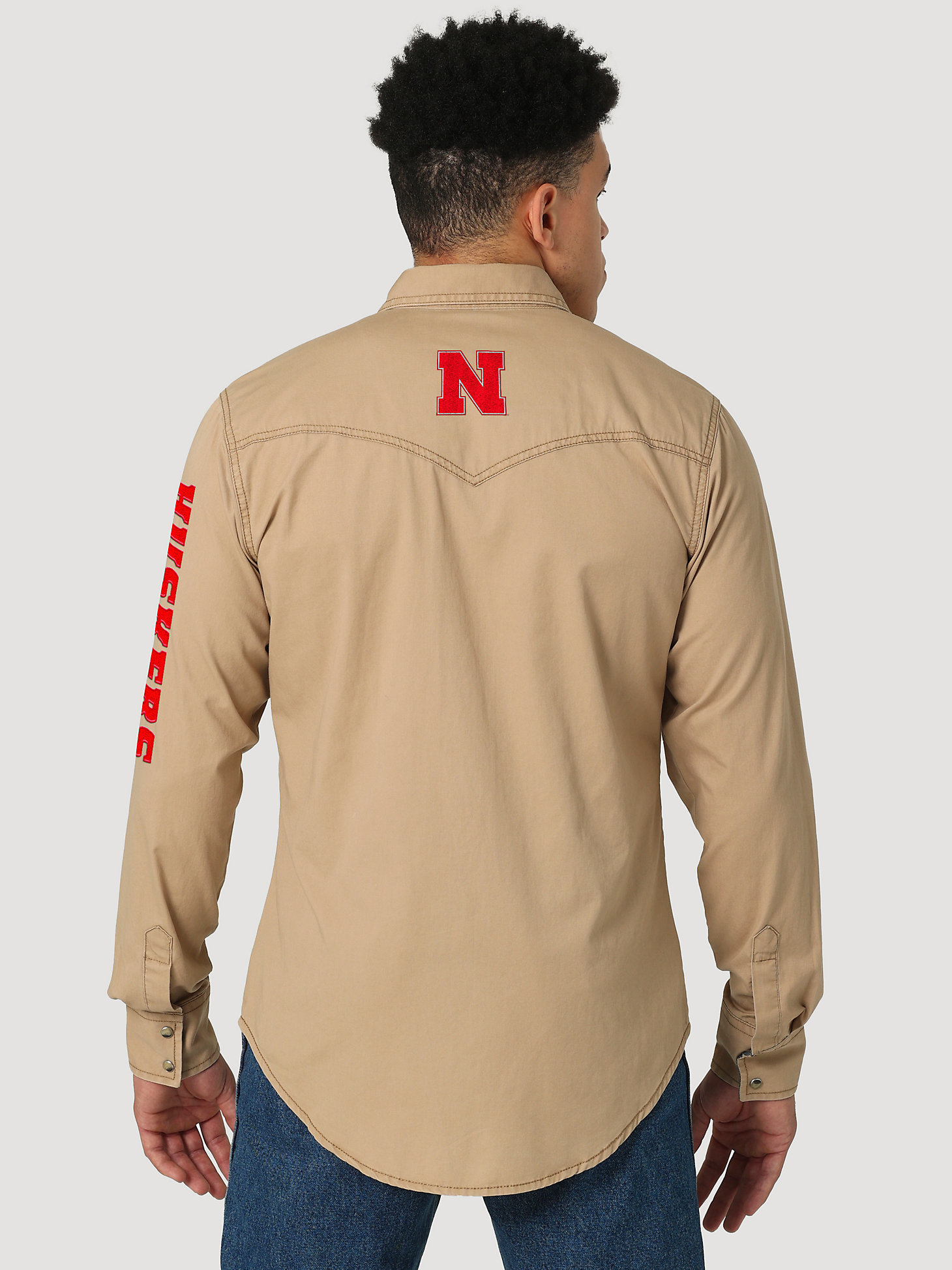 Wrangler Collegiate Embroidered Twill Western Snap Shirt in University of Nebraska alternative view 1