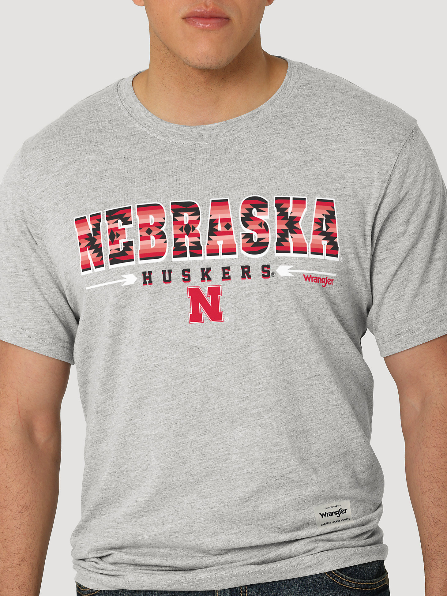 Wrangler Collegiate Sunset Printed Short Sleeve T-Shirt in University of Nebraska alternative view 1