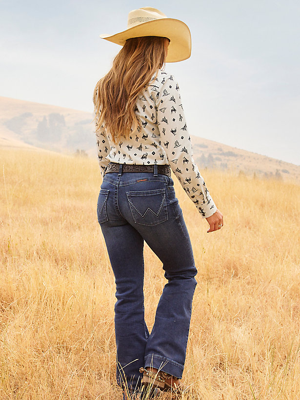 Women's Classic Western & Riding Jeans | Wrangler®