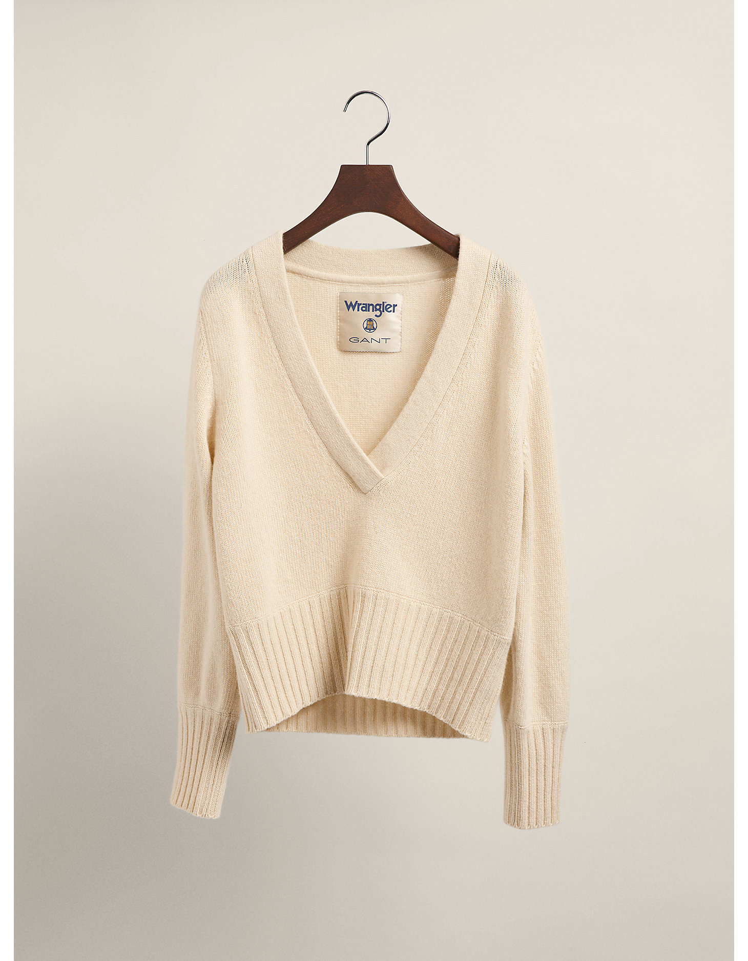 GANT x Wrangler Women's Cashmere Blend Sweater in Vintage Cream alternative view 3