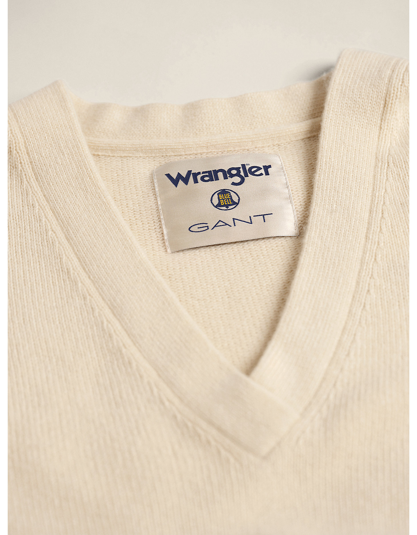 GANT x Wrangler Women's Cashmere Blend Sweater in Vintage Cream alternative view 5
