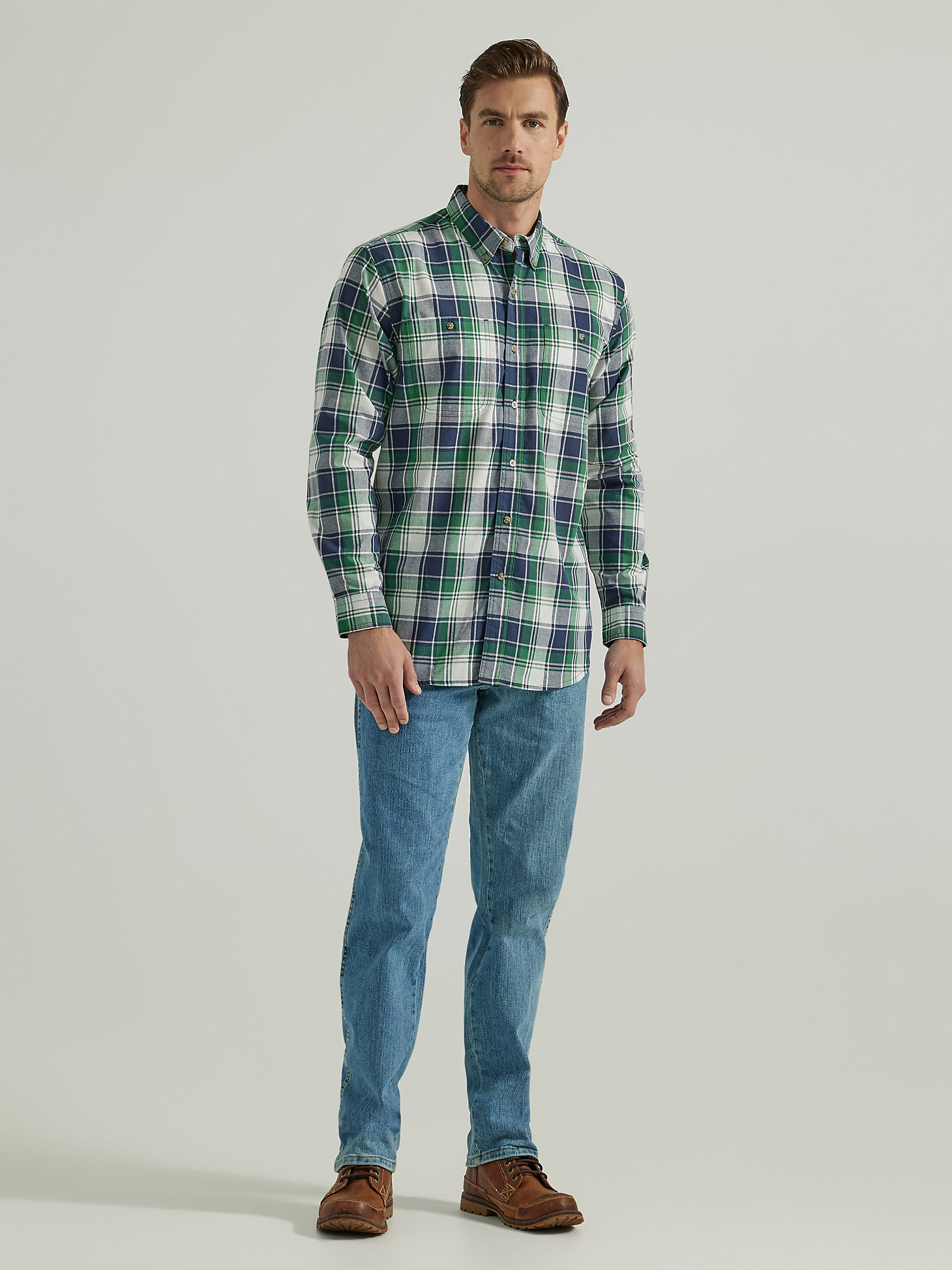 Wrangler Rugged Wear® Long Sleeve Easy Care Plaid Button-Down Shirt in Green Navy alternative view 1