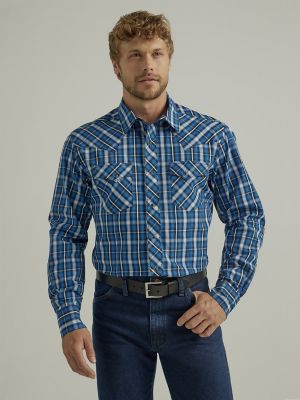 Men's Wrangler® Logo Long Sleeve Western Snap Plaid Shirt