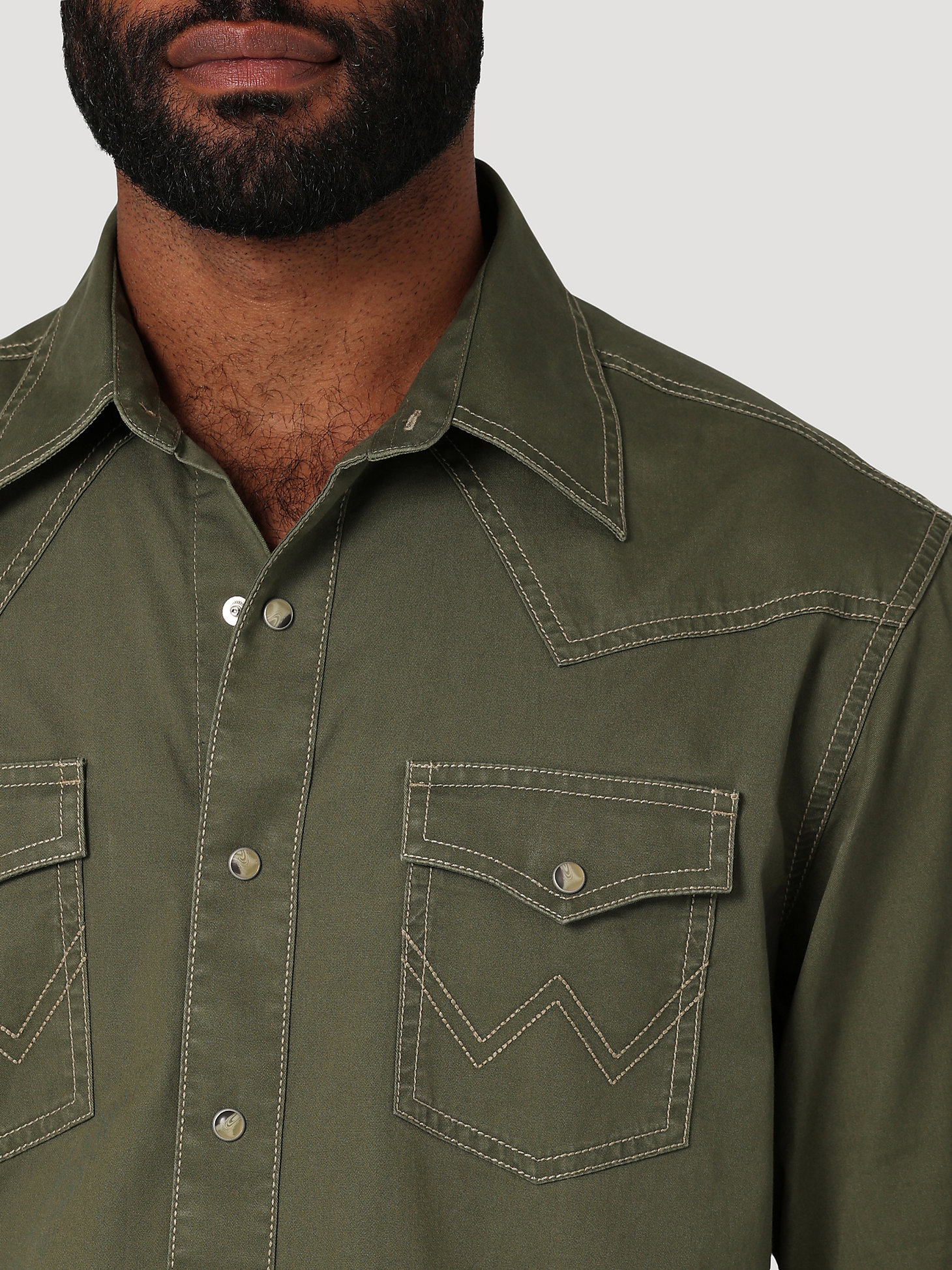 Men's Wrangler Retro Premium Western Snap Solid Shirt in Grape Leaf alternative view 2
