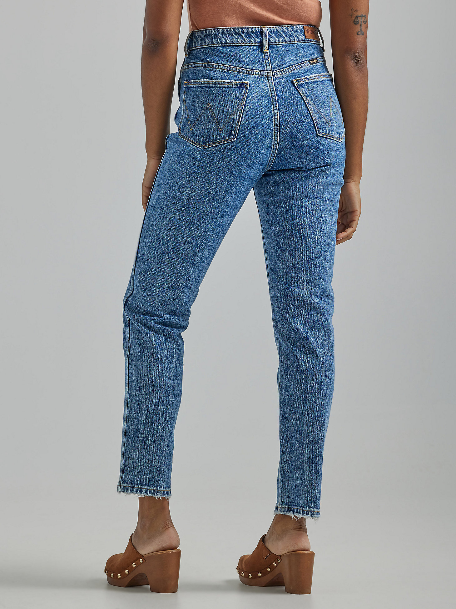 Women's Distressed Vintage Taper Jean