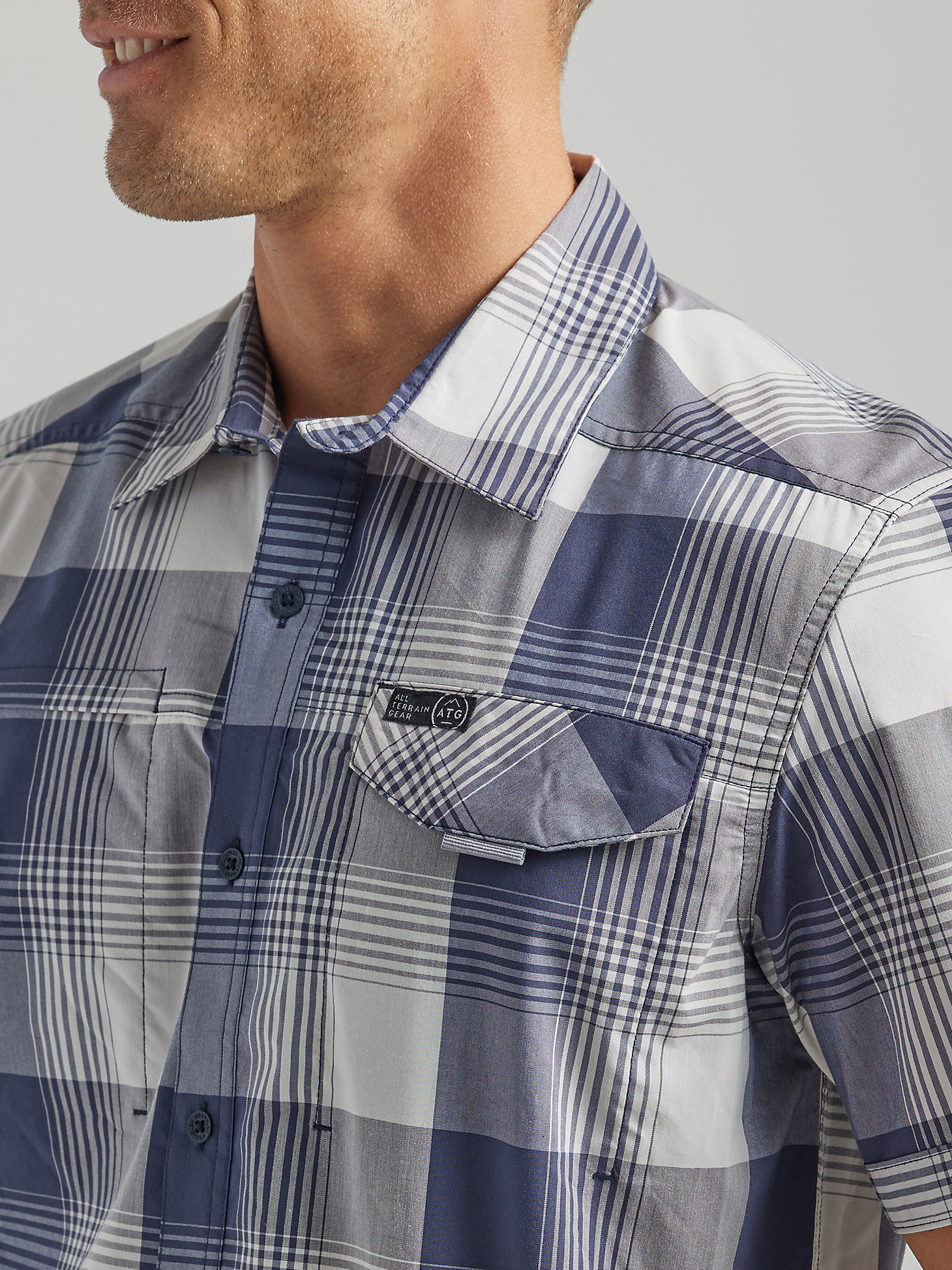 ATG By Wrangler™ Men's Asymmetrical Zip Pocket Plaid Shirt in Mist alternative view 3