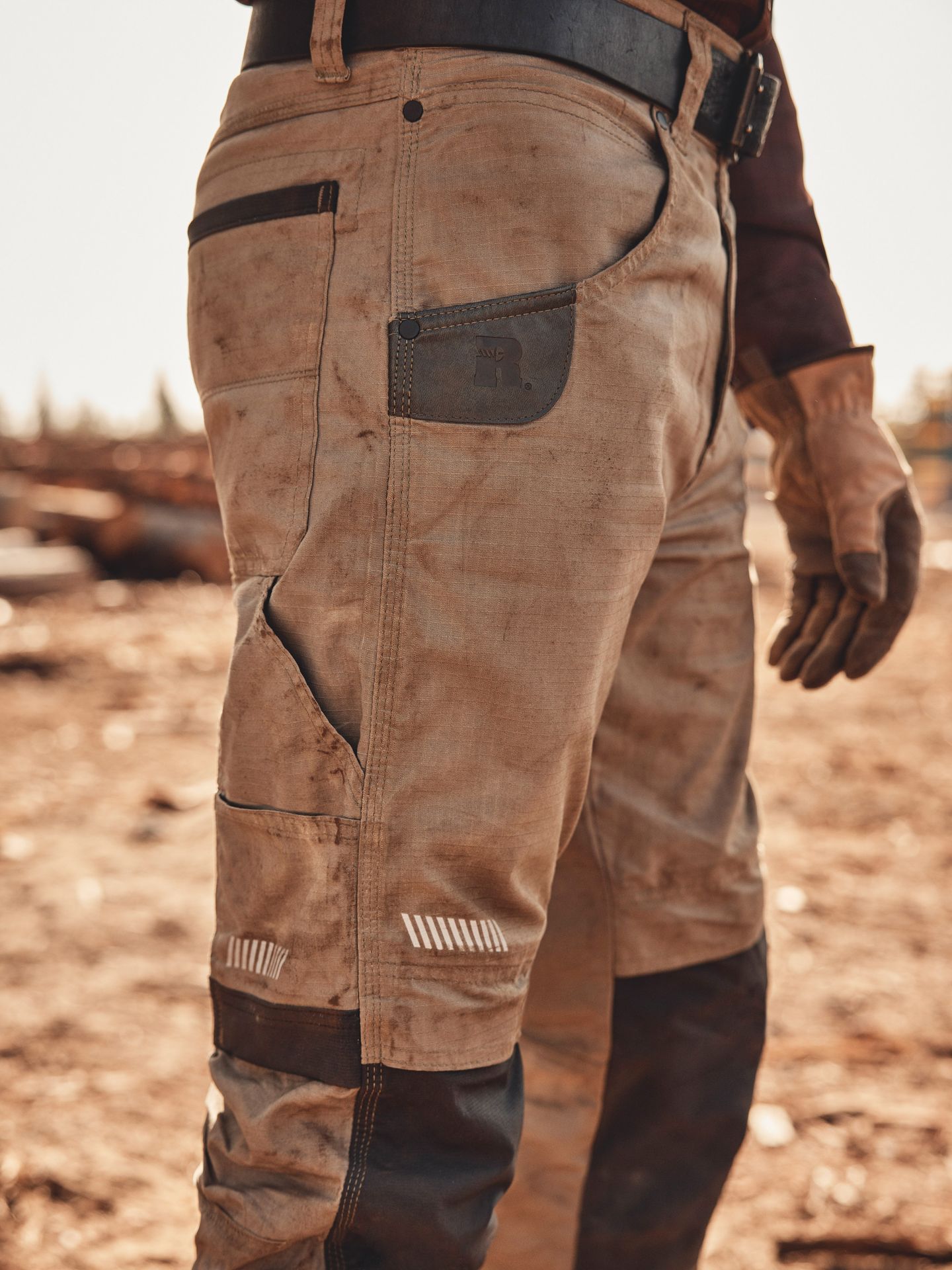 Мужские брюки Wrangler Riggs Workwear® Technical Carpenter, цвет: Тёмный хаки — фото 2