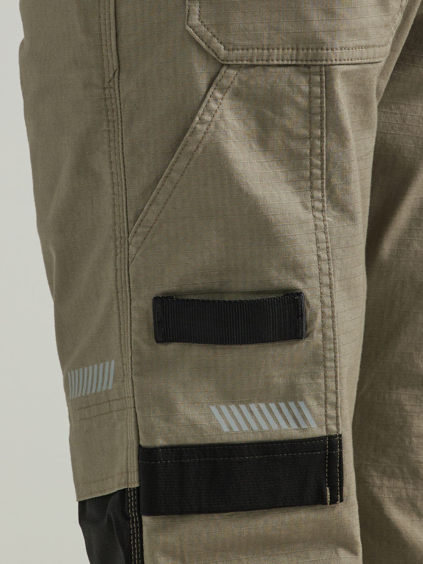 Мужские брюки Wrangler Riggs Workwear® Technical Carpenter, цвет: Тёмный хаки — фото 9