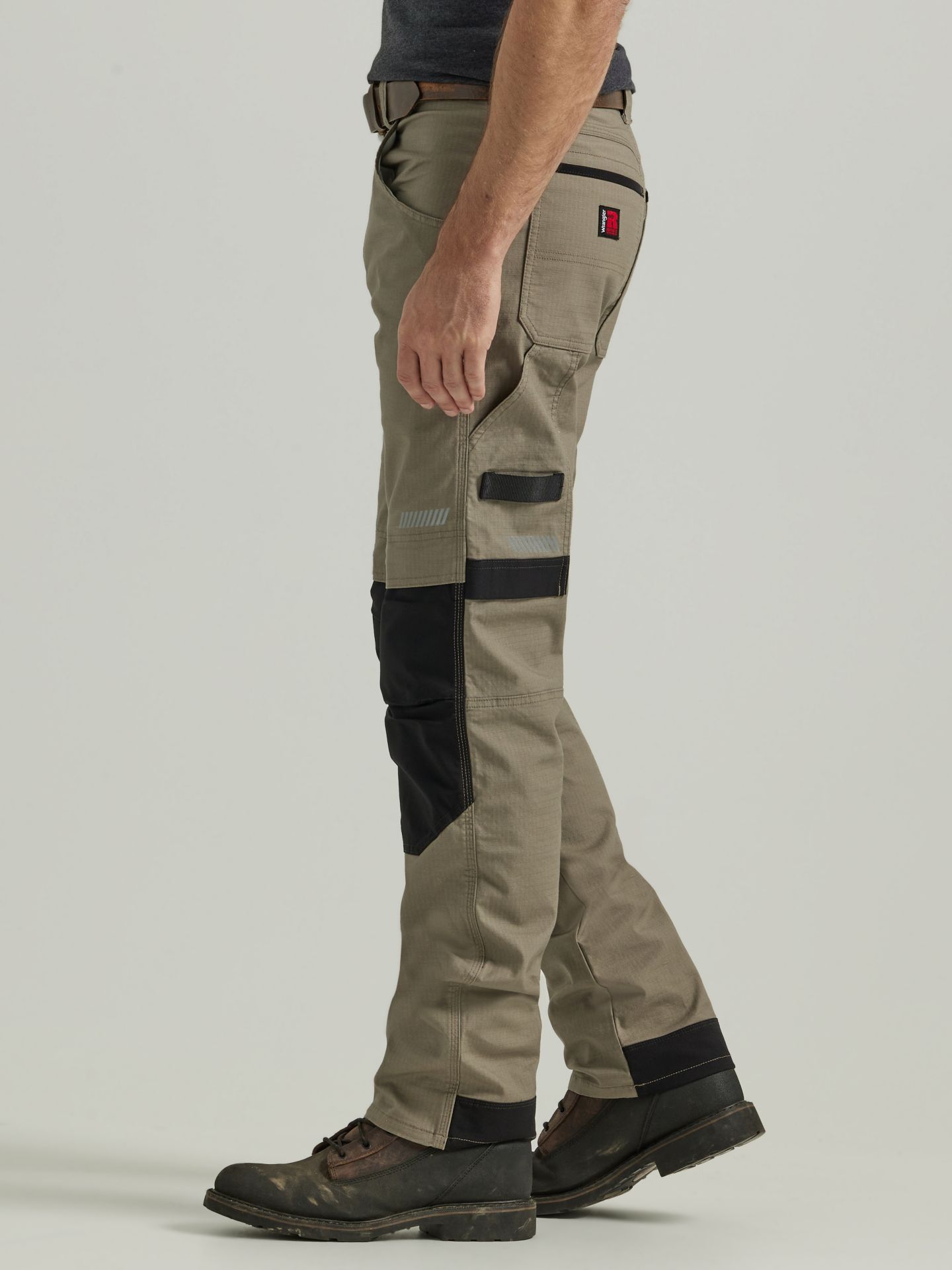 Мужские брюки Wrangler Riggs Workwear® Technical Carpenter, цвет: Тёмный хаки — фото 6