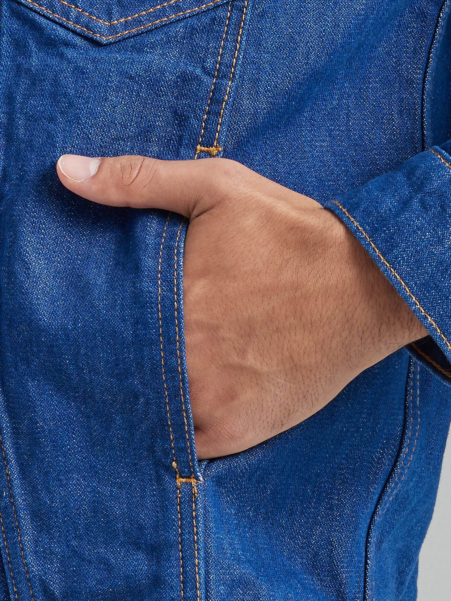 Men's Heritage Anti-Fit Jacket in Wrangler Blue alternative view 4