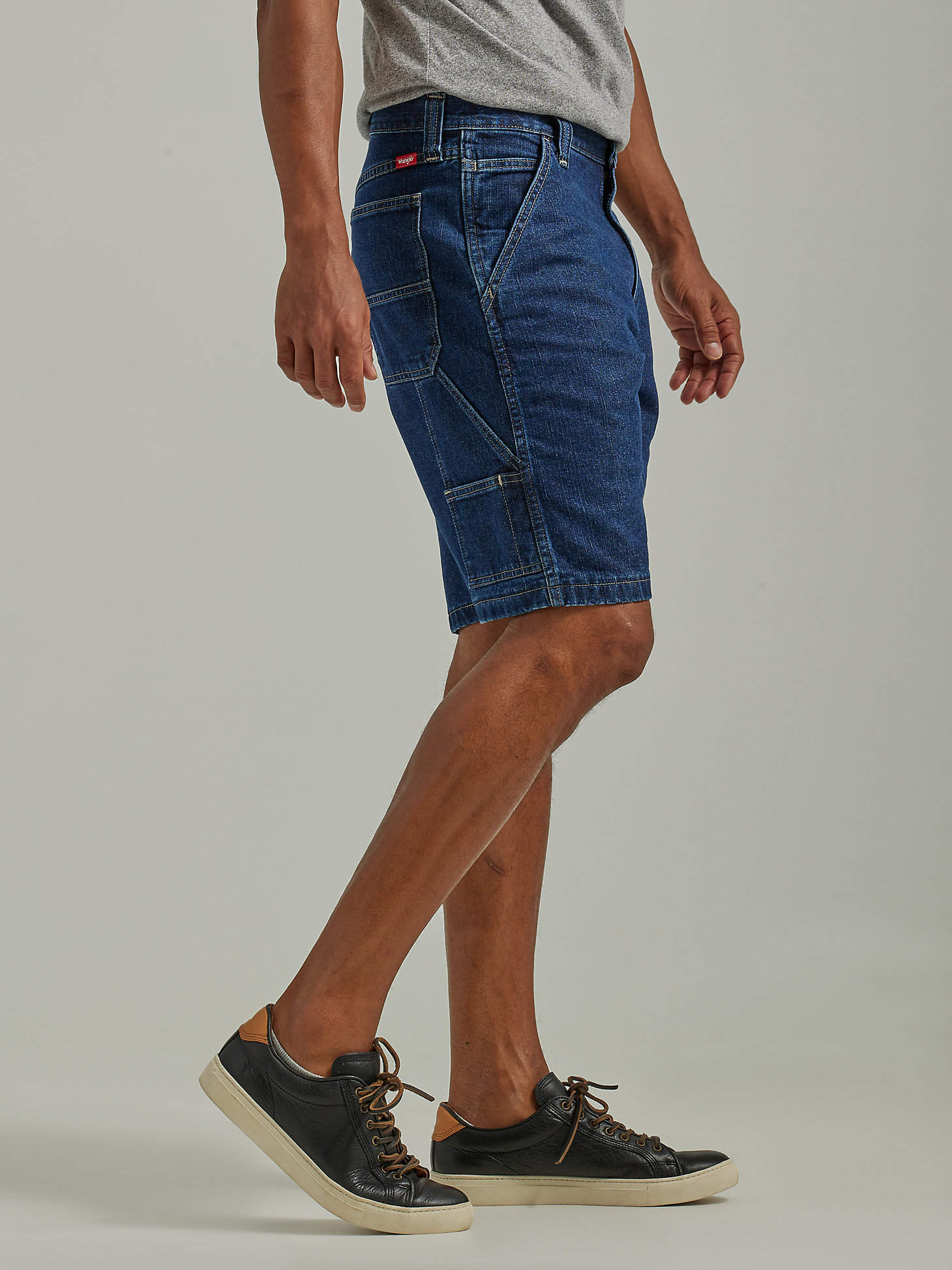 Men's Wrangler® Five Star Premium Carpenter Shorts in Dark Vintage alternative view 3