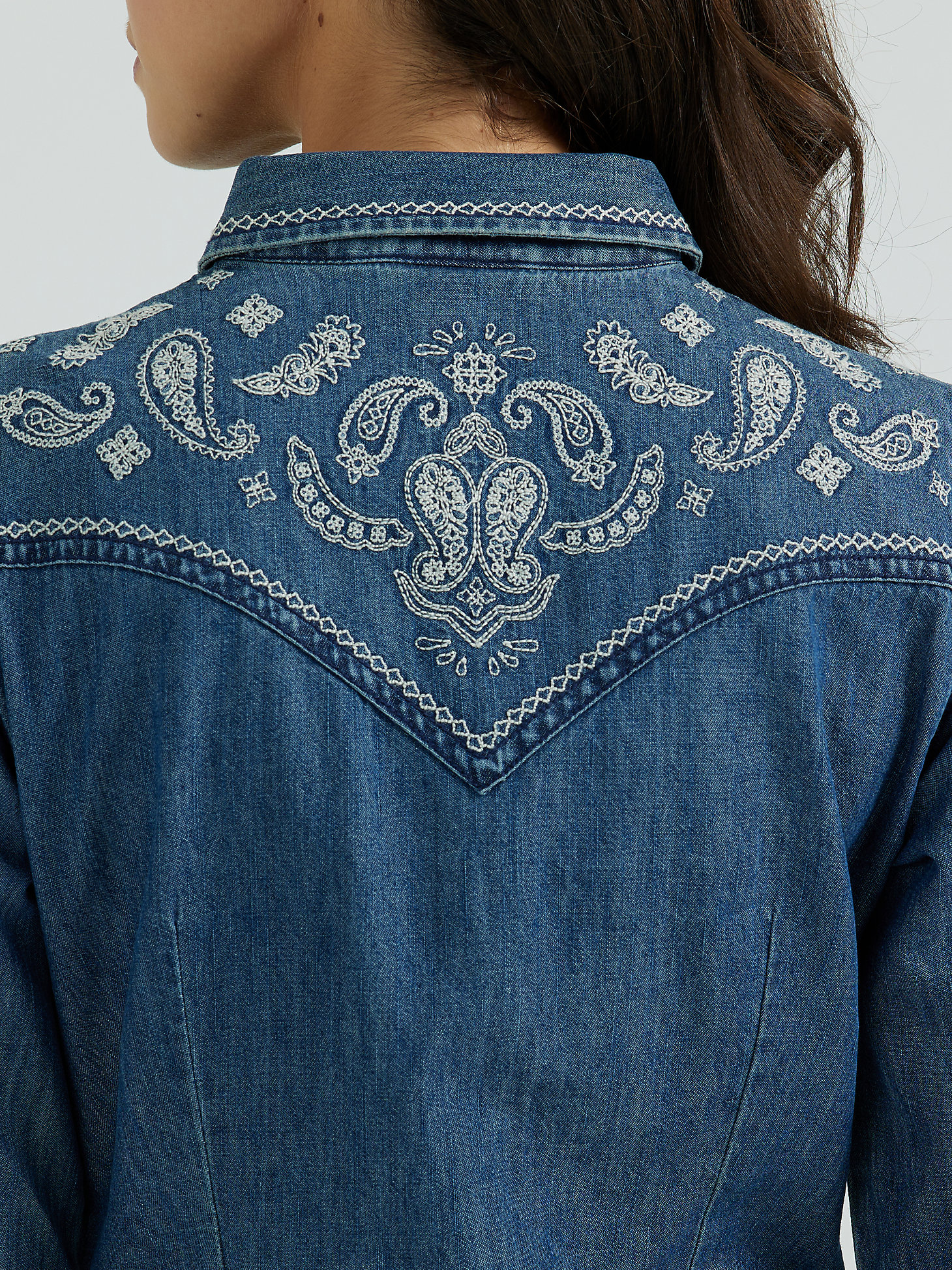 Women's Wrangler Embroidered Yoke Denim Snap Shirt in Indigo alternative view 3