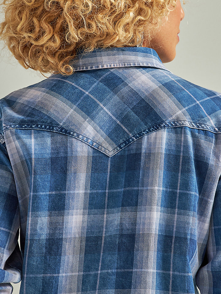 Women's Wrangler Long Sleeve Western Snap Plaid Denim Shirt in Blue Plaid alternative view 4