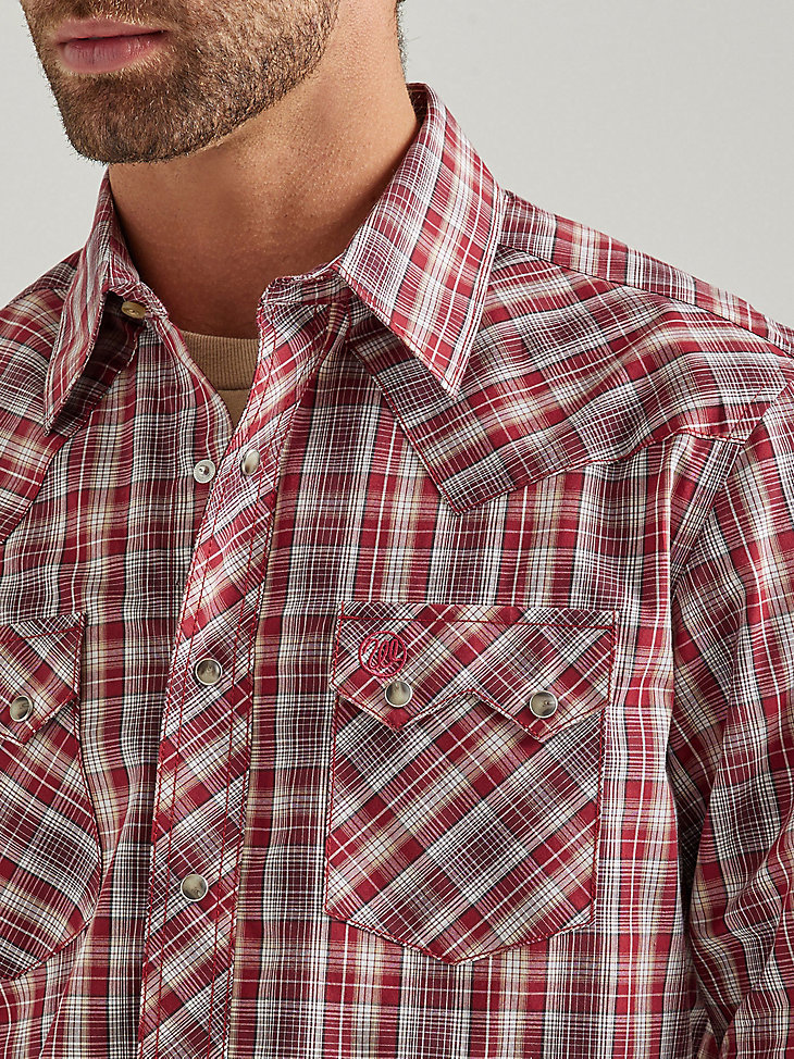 Men's Wrangler Retro® Long Sleeve Sawtooth Snap Pocket Western Shirt in Red Grey Plaid alternative view 4