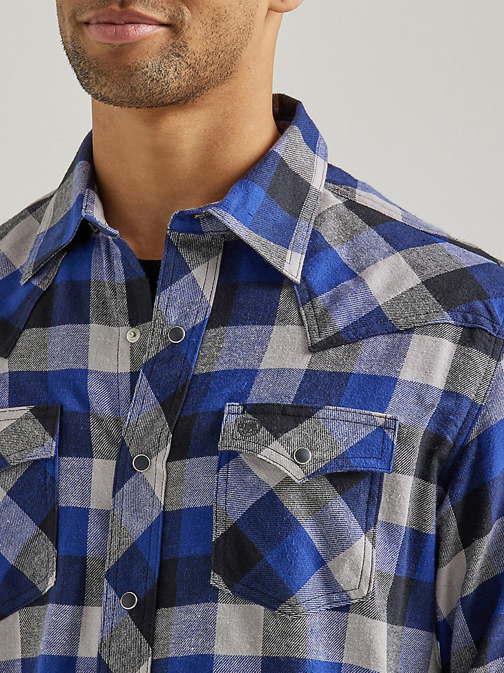 Men's Wrangler Retro® Long Sleeve Flannel Western Snap Plaid Shirt in Buffalo Blue alternative view 2