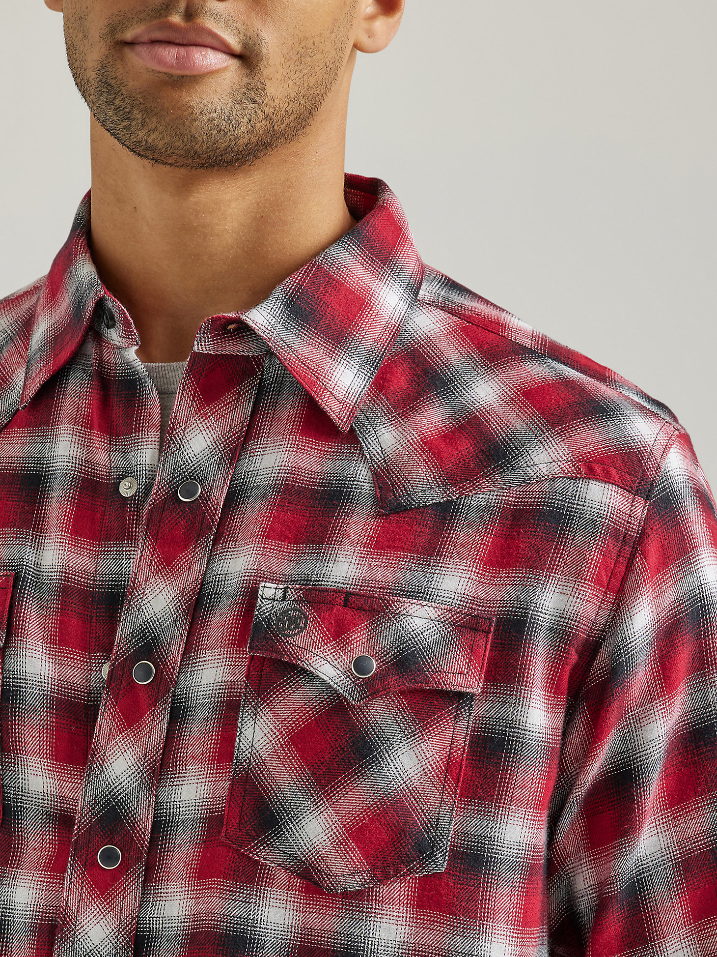 Men's Wrangler Retro® Long Sleeve Flannel Western Snap Plaid Shirt in Stormy Red alternative view 2
