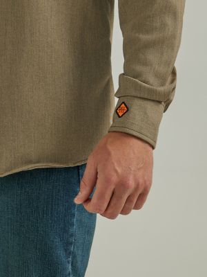 Men's Wrangler&reg; FR Flame Resistant 20X Western Snap Solid Shirt in Heathered Khaki alternative view 2