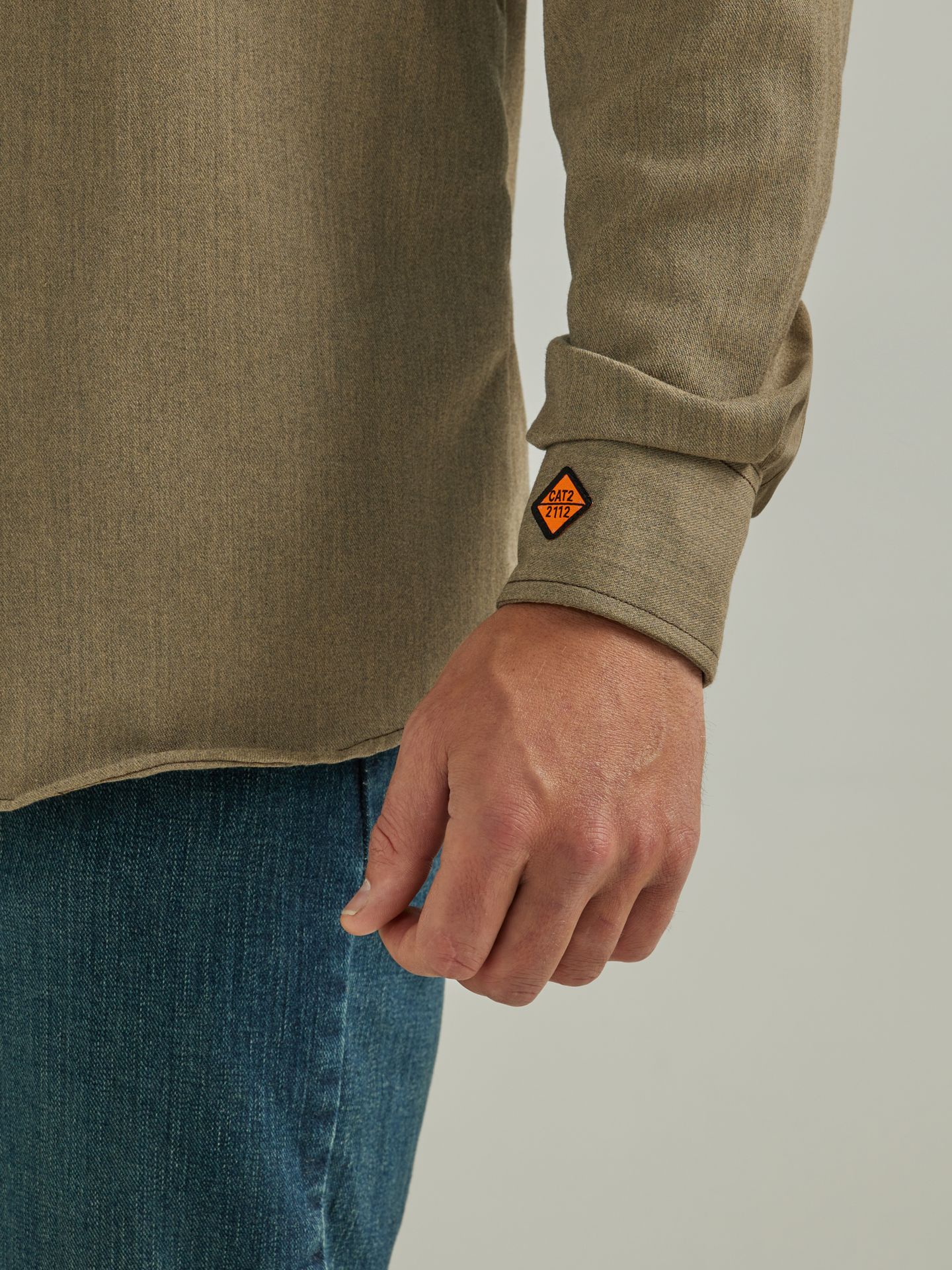 Мужская рубашка Wrangler FR Flame-Resistant 20X® Western Snap Solid, цвет: Меланжевый хаки — фото 3