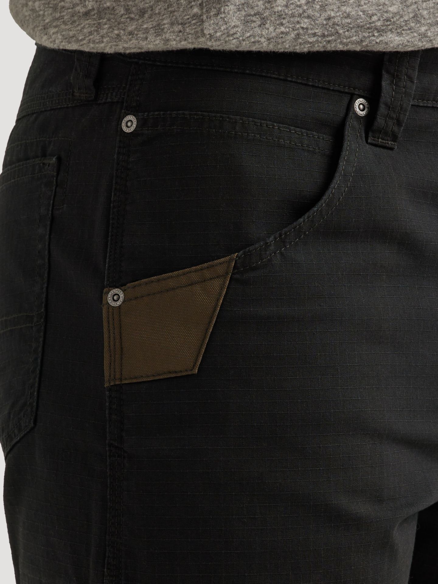 Мужские шорты Wrangler Workwear Technician Short, цвет: Чёрный — фото 6